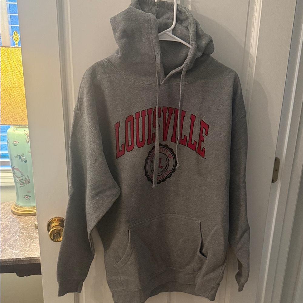 🎈🎈Louisville Cardinals Hoodie🎈🎈
